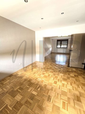 Großzügige 2,5-Raum Wohnung in der 1. Etage eines 3-Familienhauses zu vermieten!, 46117 Oberhausen, Etagenwohnung